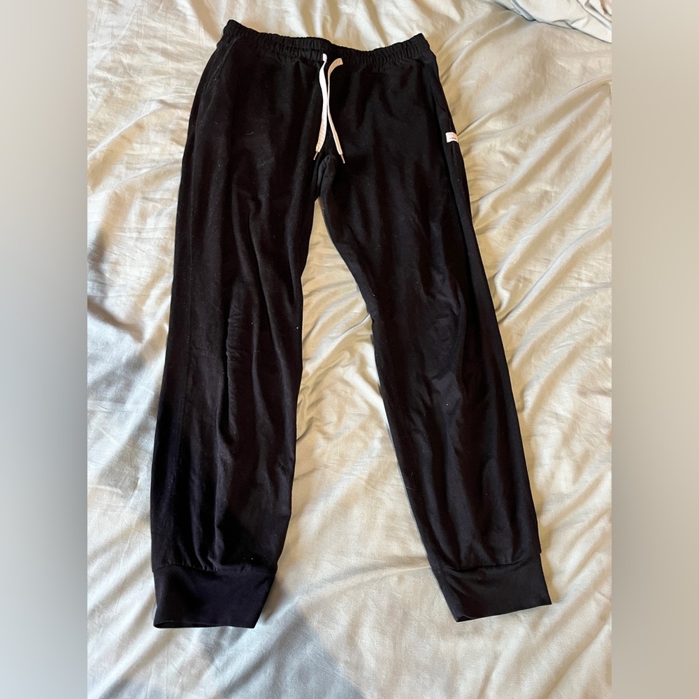Vuori Midnight Black Joggers